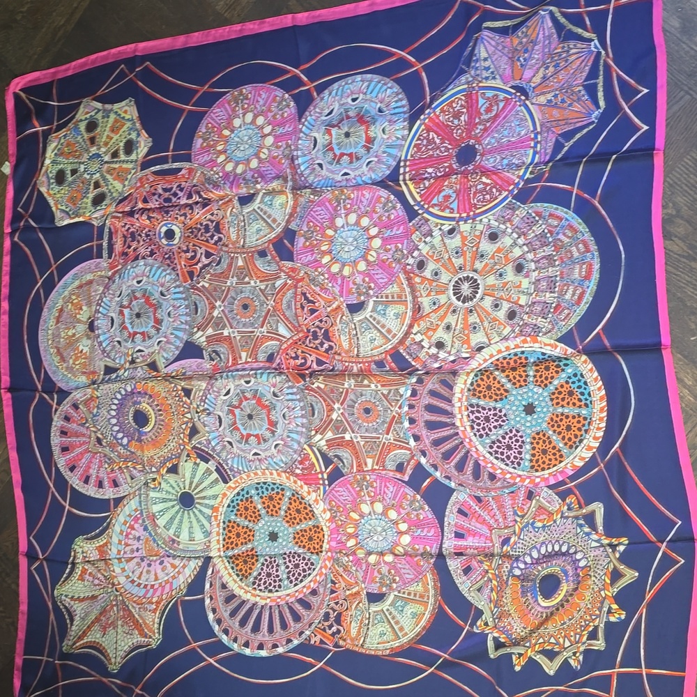 Elegant Pink and Navy Scarf - Picture 4 of 7